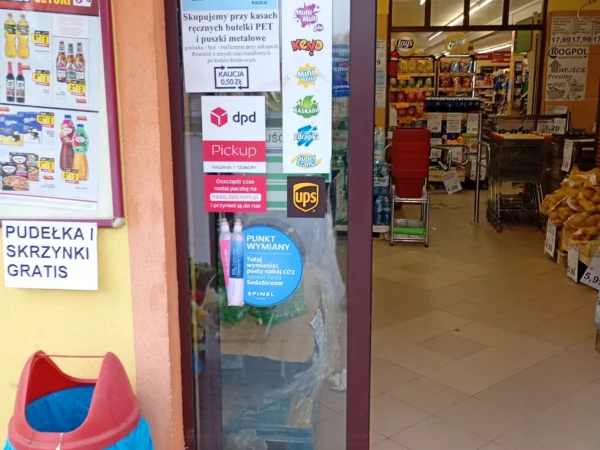 Wejście do punktu wymiany nabojów CO2 "ROGPOL" Firma Handlowo - Usługowa Jerzy Róg przy Iwierzyce 186a, Iwierzyce
