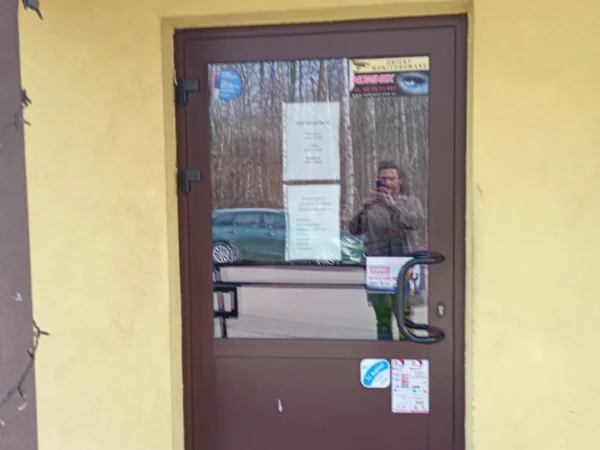Wejście do punktu wymiany nabojów CO2 WIOLETA KWIATKOWSKA przy KS. KAZIMIERZA CIUBY 3, JAWORZNO
