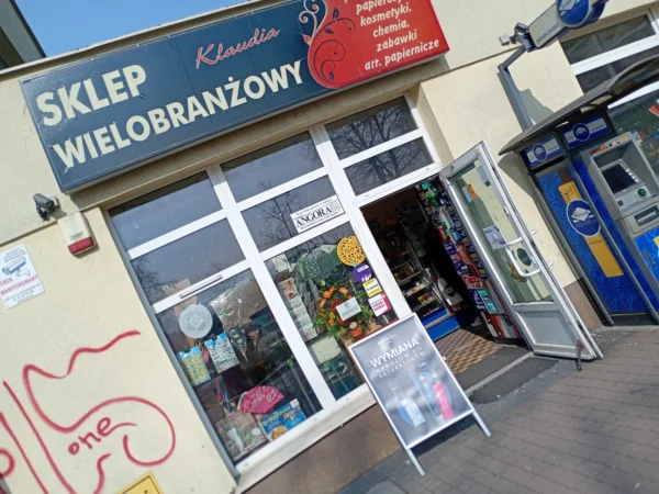 Wejście do punktu wymiany nabojów CO2 Sklep wielobranżowy Klaudia przy Wojewódzka 2, Kielce