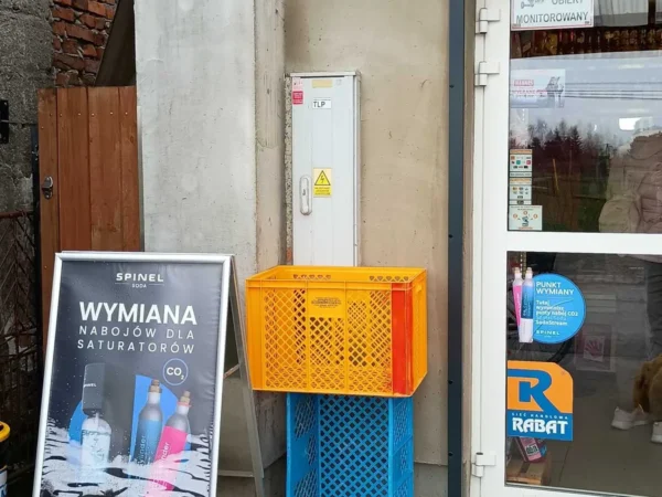 Wejście do punktu wymiany nabojów CO2 Rabat Detal - Lolek przy Portowa 77A, 32-005 Niepołomice, Niepołomice