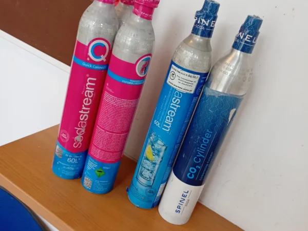 Wnętrze punktu wymiany nabojów CO2 Es finanse Elżbieta Sękowska, Turystyczna 37A, Jastrzębie-Zdrój