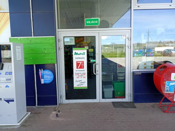 Wejście do punktu wymiany nabojów CO2 P.P.H.U Albatros przy Kraczkowa 1140, Kraczkowa