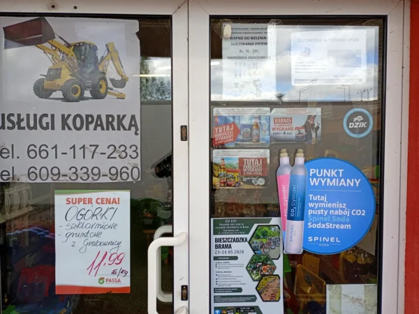 Wejście do punktu wymiany nabojów CO2 Sklep Passa Besko przy ul. Podkarpacka 3, Besko