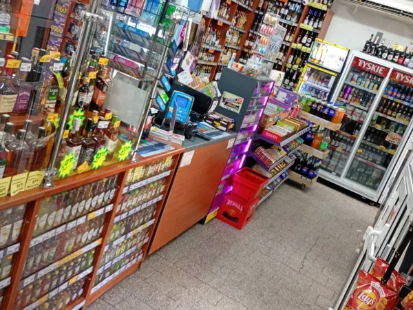 Wnętrze punktu wymiany nabojów CO2 pp-DELIKKSZOO_2, Częstochowska 60, Lipie