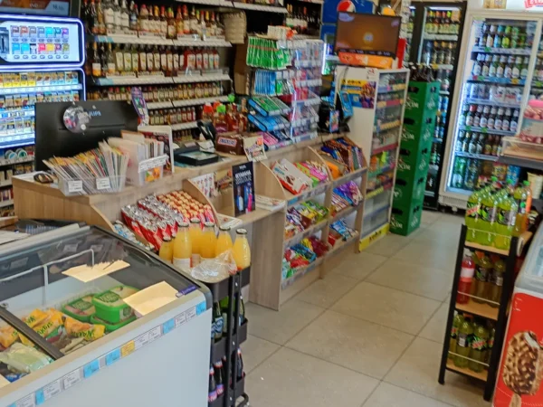 Wnętrze punktu wymiany nabojów CO2 pp-DELIKKSZOO_12, Kapicy 15, Siemianowice Śl.