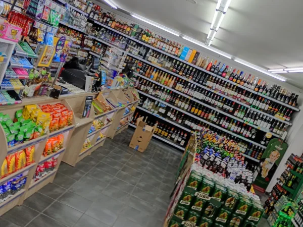 Wnętrze punktu wymiany nabojów CO2 pp-DELIKKSZOO_13, Kapicy 14, Siemianowice Śl.