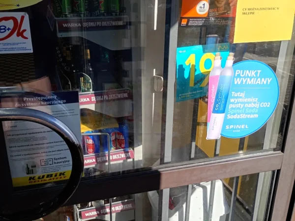 Wejście do punktu wymiany nabojów CO2 pp-DELIKKSZOO_21 przy Powstańców 54, Siemianowice Śl.