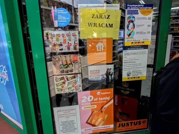 Wejście do punktu wymiany nabojów CO2 pp-DELIKKSZOO_27 przy Piękna 5, Sosnowiec