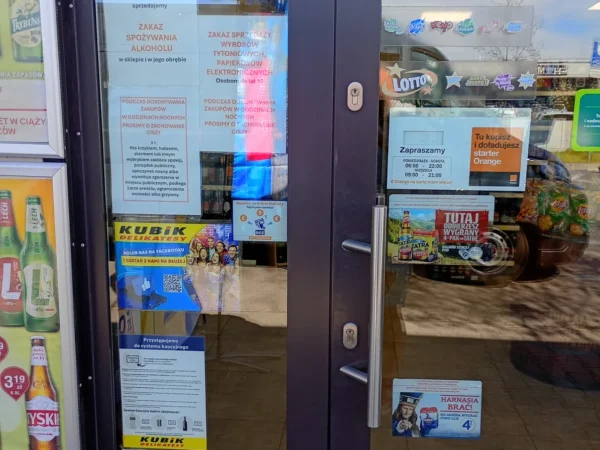 Wejście do punktu wymiany nabojów CO2 pp-DELIKKSZOO_8 przy Zawada 36, Żarki