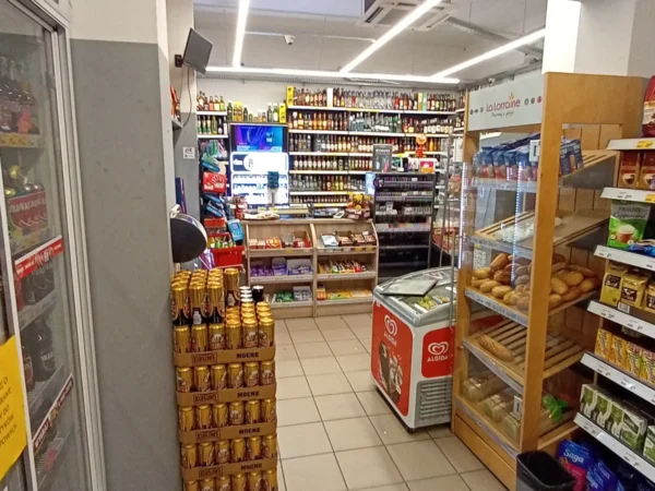 Wnętrze punktu wymiany nabojów CO2 pp-DELIKKSZOO_1, Strzelców Bytomskich 21e, Katowice