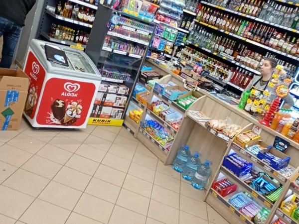 Wnętrze punktu wymiany nabojów CO2 pp-DELIKKSZOO_24, Fitelberga 1, Bytom
