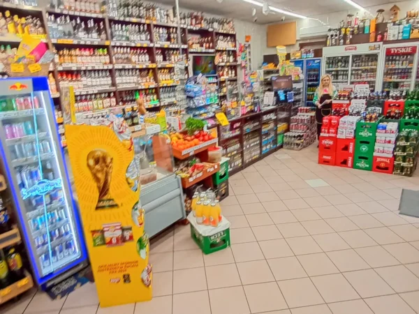 Wnętrze punktu wymiany nabojów CO2 pp-DELIKKSZOO_26, Gombrowicza 3, Bytom