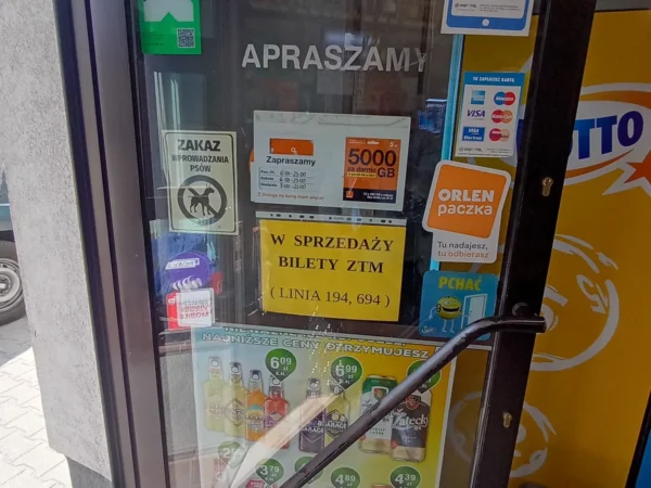 Wejście do punktu wymiany nabojów CO2 pp-DELIKKSZOO_35 przy Ligonia 8c, Czerwionka Leszczyny
