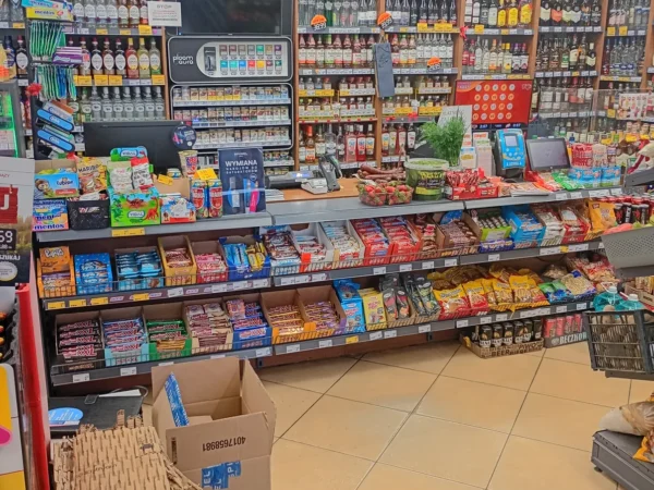 Wnętrze punktu wymiany nabojów CO2 pp-DELIKKSZOO_41, Kasprzaka 46, Dąbdrowa górnicza