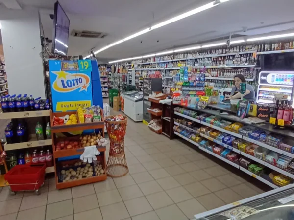 Wnętrze punktu wymiany nabojów CO2 pp-DELIKKSZOO_9, Samsonowicza 23, Katowice