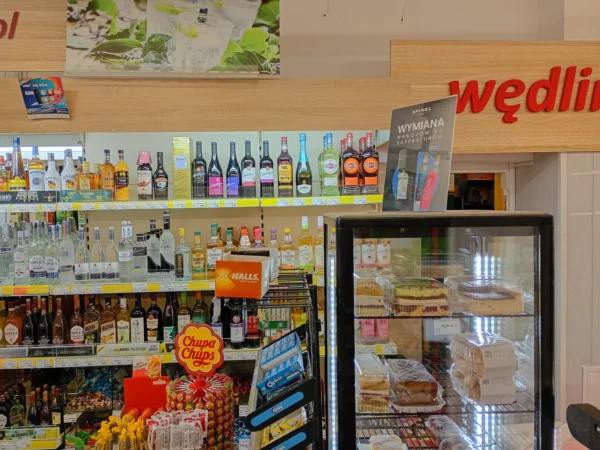 Wnętrze punktu wymiany nabojów CO2 Lewiatan Malinówka, Malinówka 50, Haczów