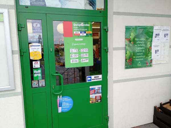 Wejście do punktu wymiany nabojów CO2 Delikatesy Centrum Wierzawice przy Wierzawice 300A, Leżajsk