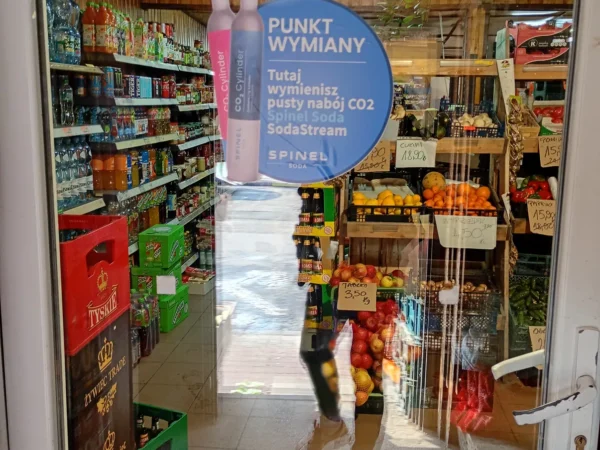 Wejście do punktu wymiany nabojów CO2 swiat warzyw przy kilinskiego, rybnik