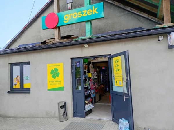 Wejście do punktu wymiany nabojów CO2 Groszek Ostrowy Tuszowskie przy Ostrowy Tuszowskie 77A, Cmolas