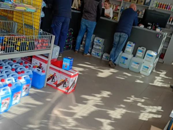 Wnętrze punktu wymiany nabojów CO2 Auto punkt, Opolska 27, Tarnowskie gory