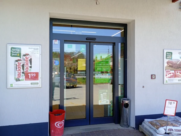 Wejście do punktu wymiany nabojów CO2 Stokrotka Raniżów przy ul. Rzeszowska 22, Raniżów