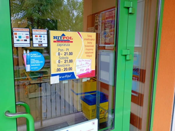 Wejście do punktu wymiany nabojów CO2 Hitpol Borowa przy Borowa 263, Borowa