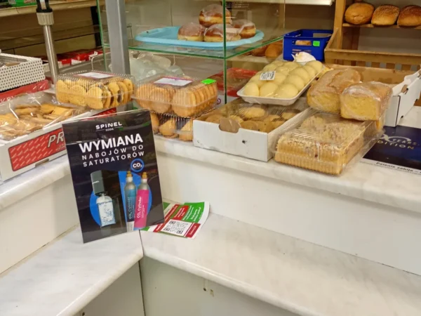 Wnętrze punktu wymiany nabojów CO2 Maciej-q, Raszkowska 20, Krotoszyn