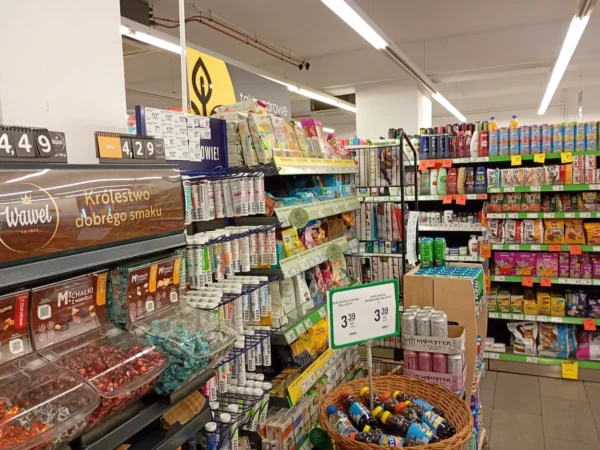 Wnętrze punktu wymiany nabojów CO2 Delikatesy Centrum Nowa Sarzyna ul. Jana Pawla II 2A, ul. Jana Pawła II 2A, Nowa Sarzyna