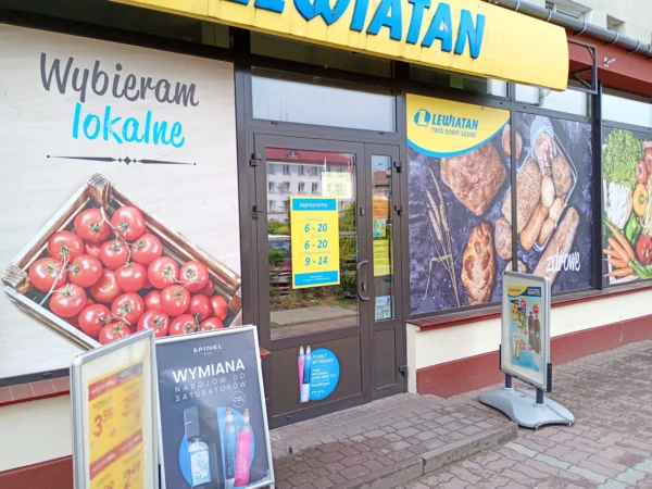Wejście do punktu wymiany nabojów CO2 Lewiatan Nowa Sarzyna ul. 1 Maja 7 przy ul. 1 Maja 7, Nowa Sarzyna