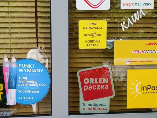 Wejście do punktu wymiany nabojów CO2 Qintesencja paczkopunkt przy Ul. Przyzby 1, Kraków
