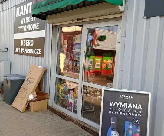 Wejście do punktu wymiany nabojów CO2 ART.PAPIERNICZE przy ul. Franciszka Wilka 4A, Ruda Śląska