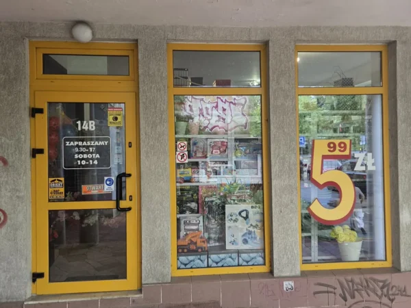 Wejście do punktu wymiany nabojów CO2 MT MAX MAŁGORZATA STRZĘP przy ul. Księdza Stanisława Staszica 14B, Kielce