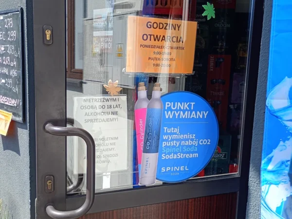 Wejście do punktu wymiany nabojów CO2 Pogotowie alkoholowe rybnik przy Willowa 25, Rybnik