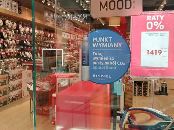 Wejście do punktu wymiany nabojów CO2 Sklep Tefal Kraków przy ul. Prof. A. Różańskiego 32, Kraków