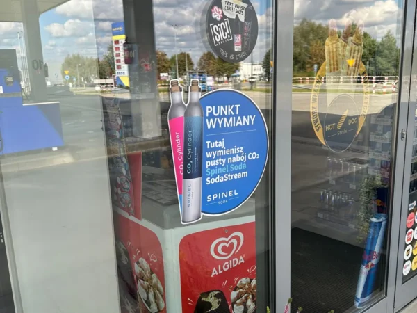 Wejście do punktu wymiany nabojów CO2 Stacja paliw Alta Trans, przy Kolejowa 2, Ropczyce