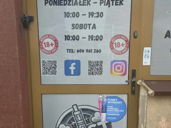 Wejście do punktu wymiany nabojów CO2 East Vape Shop przy Kapitana Stanisława Pałaca 72/lok. 3, Żyrardów