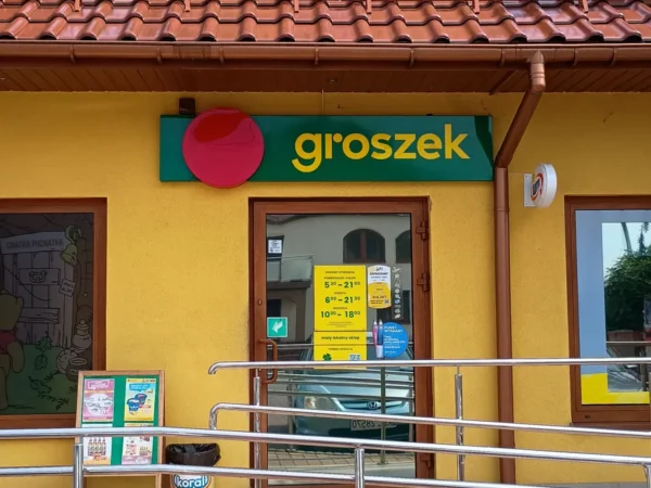 Wejście do punktu wymiany nabojów CO2 Groszek Siedlec przy Siedlec 253, Siedlec