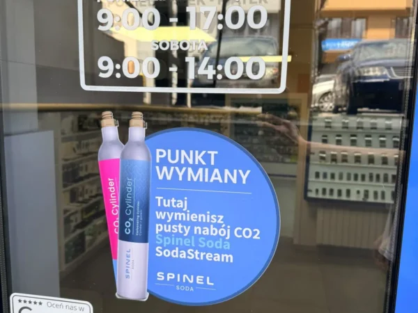 Wejście do punktu wymiany nabojów CO2 Max-GSM Denis Górski przy ul. 11 Listopada 17, Jędrzejów