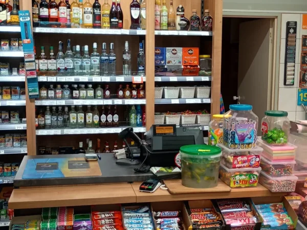 Wnętrze punktu wymiany nabojów CO2 F.H.U. MINI-MARKET "KASIA" KATARZYNA ADAMUS, ul. Skawińska 16, Kopanka