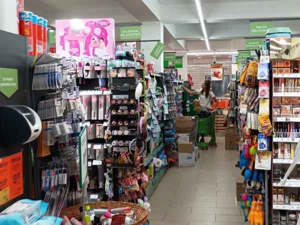 Wnętrze punktu wymiany nabojów CO2 FIRMA POKE SPÓŁKA Z OGRANICZONĄ ODPOWIEDZIALNOŚCIĄ, ul. Główna 28, Szczawnica
