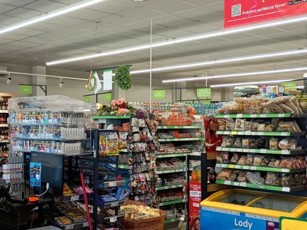Wnętrze punktu wymiany nabojów CO2 DC Frydman, Ul. Kamienne Pole 61, Frydman