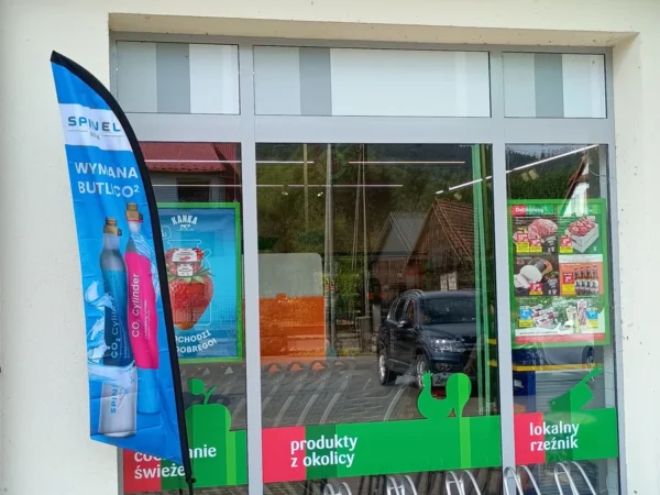 Wejście do punktu wymiany nabojów CO2 DC Przyborów przy Ul. Jana Kazimierza 32, Przyborów