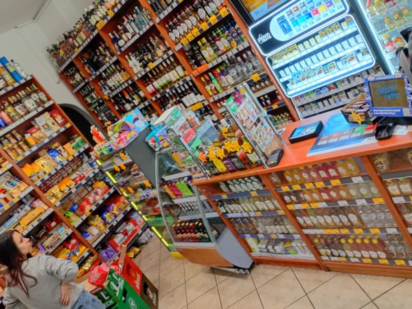 Wnętrze punktu wymiany nabojów CO2 pp-TOMASZKUBI_2, Plac Wolskiego 4, Bytom