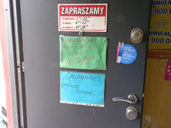 Wejście do punktu wymiany nabojów CO2 Livio przy Szymały 216a, Bytom
