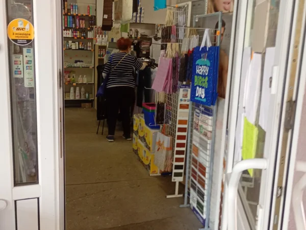 Wejście do punktu wymiany nabojów CO2 Livio przy Łużycka 12, Bytom