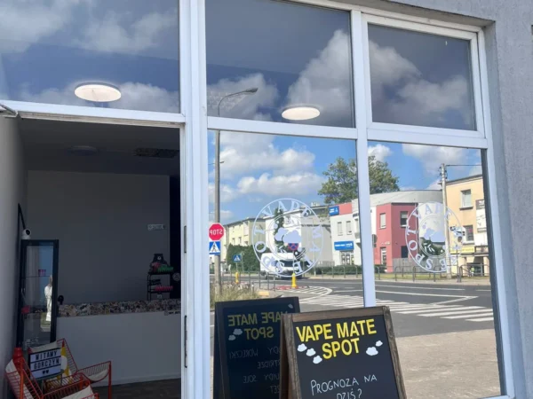 Wejście do punktu wymiany nabojów CO2 Michał Woźniak przy Zgoda 25a/3, Poznań