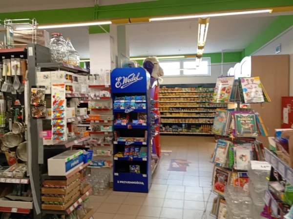 Wnętrze punktu wymiany nabojów CO2 Delikatesy Premium Kamień, Kamień 299, Kamień