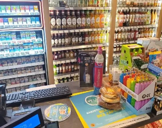 Wnętrze punktu wymiany nabojów CO2 Sklep FAZA, Brzeska 30 E, Kraków