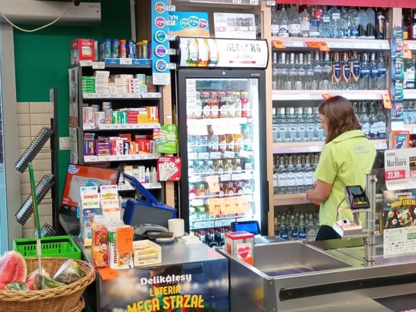 Wnętrze punktu wymiany nabojów CO2 DC Tomice, ul. Wadowicka 73, Tomice