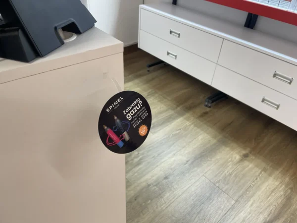 Wnętrze punktu wymiany nabojów CO2 VapeManiacy Gdańsk Auchan Szczęśliwa, Szczęśliwa 3, Gdańsk